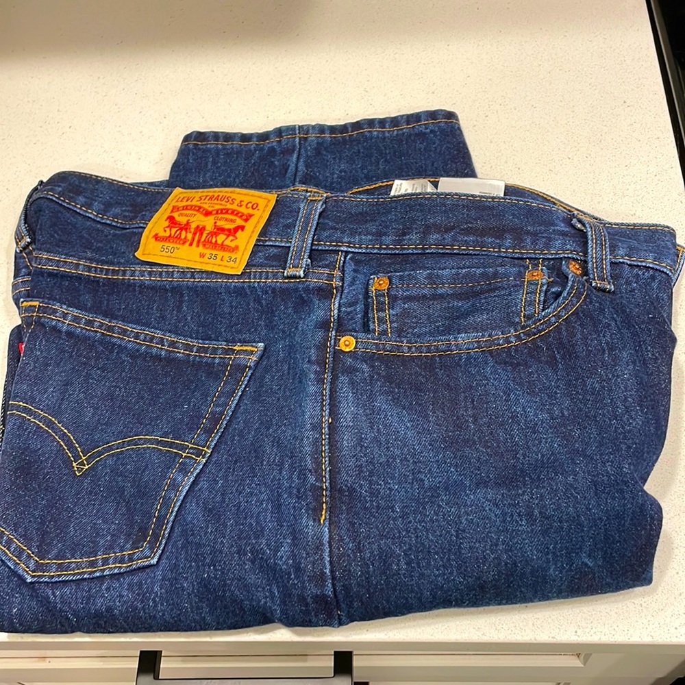 Levi’s 550 dark wash jeans